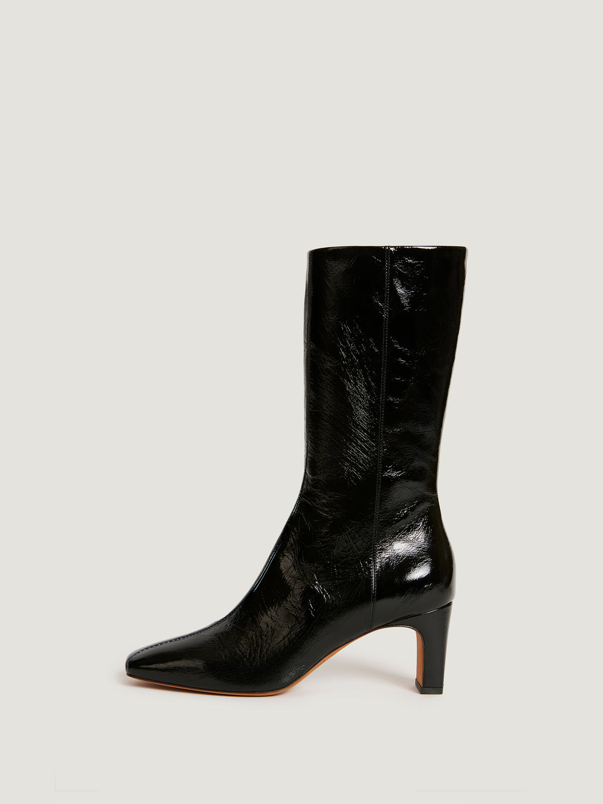 Bottines a talon en cuir vernis noir Rouje